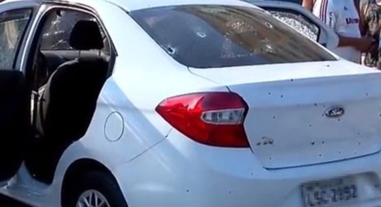Perícia identificou mais de 80 tiros disparados contra carro de músico REPRODUÇÃO/RECORD TV RIO