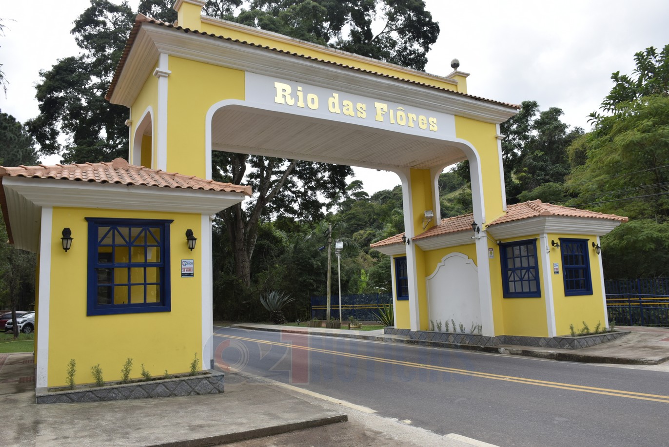 Pórtico entrada da cidade de Rio das Flores | Foto: Rogério Silva