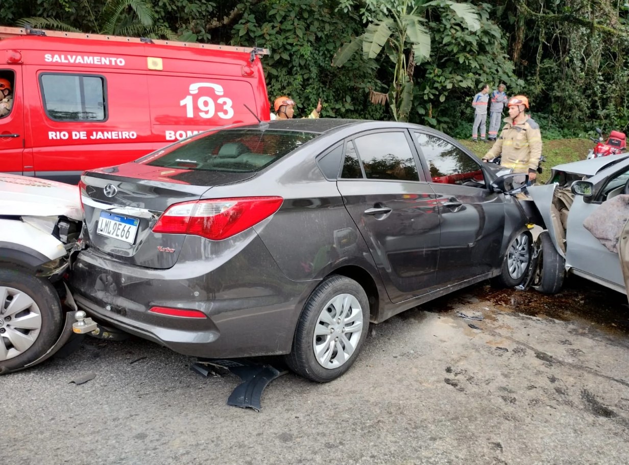 Imagem mostra os veículos envolvidos no acidente | Imagem divulgação
