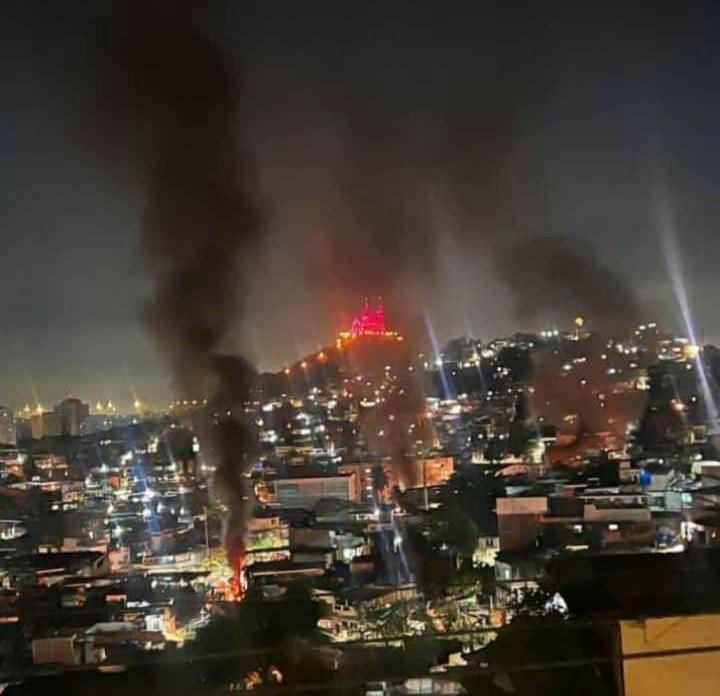 Complexo da Penha vive manhã em clima de guerra com diversas barricadas em chamas | Reprodução Redes Sociais