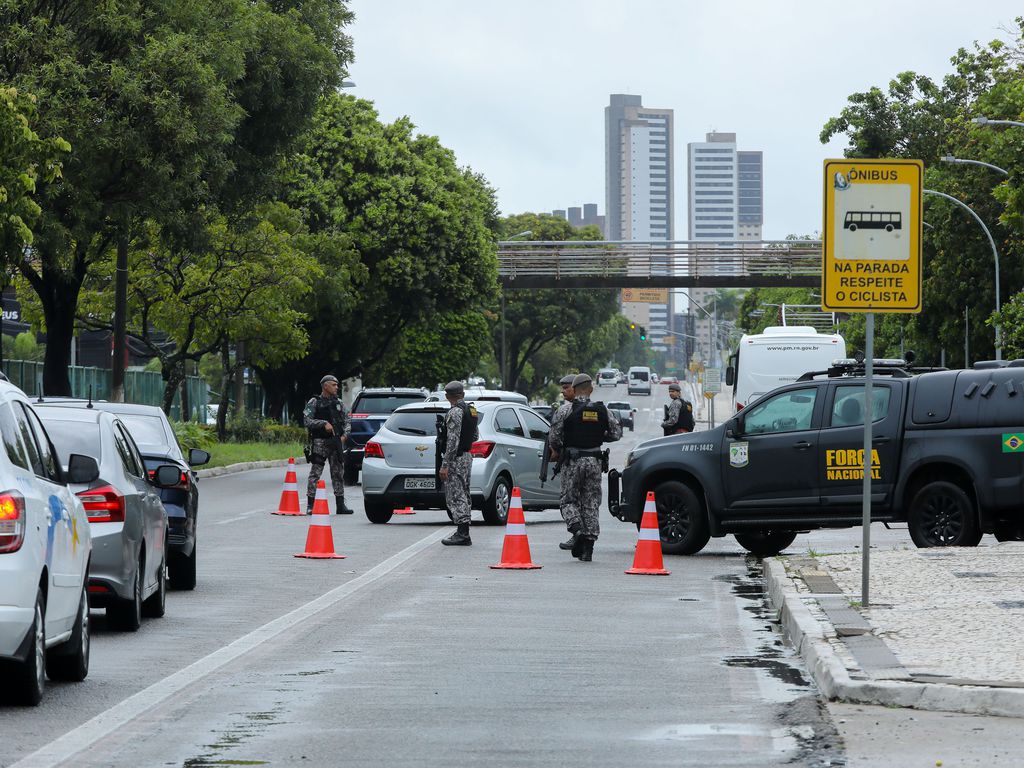 O governo federal vai oferecer o envio de homens da Força Nacional de Segurança para combater o tráfico no Complexo da Maré © TOM COSTA/MJS