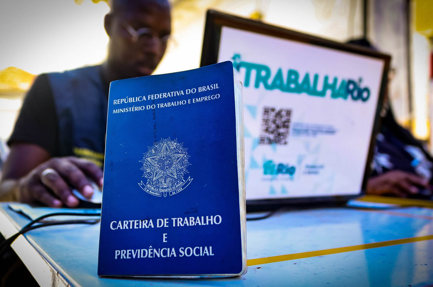 As equipes do Trabalha Rio cadastram os currículos dos trabalhadores - Roberto Moreyra/SMTE